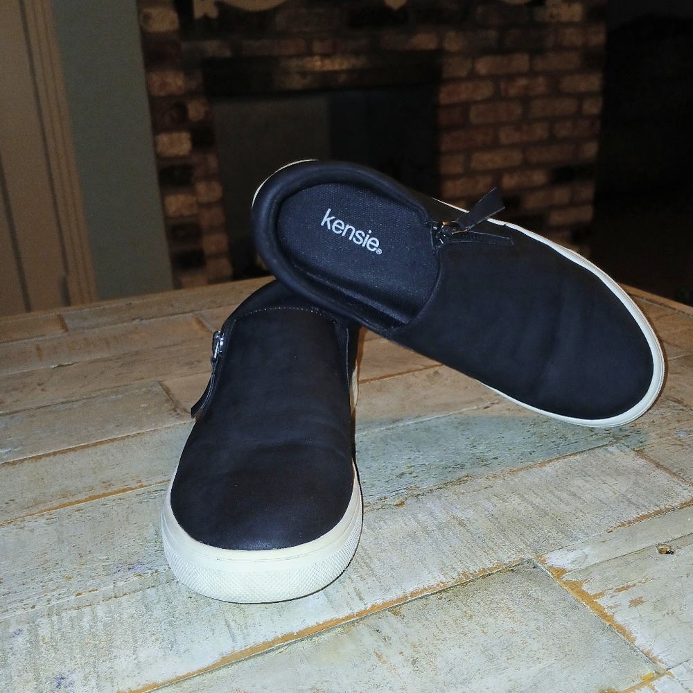 Womens Black Kensie Slip-On ShoeWith Zipper Detail. - Picture 8 of 12